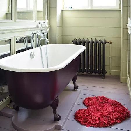 Gournay-en-bray Chateau Sleeps 12 Pool Wifi